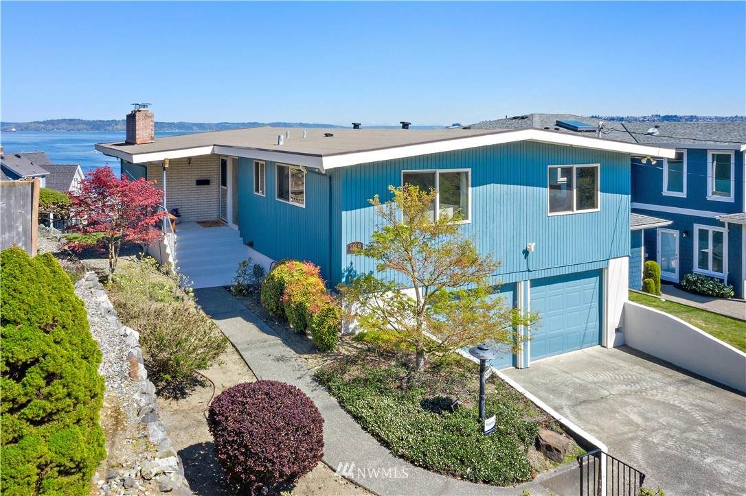 2919 31st Street - Photo 1