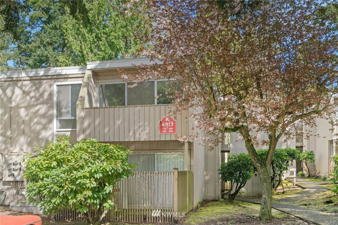 4817 180th Street - Photo 1