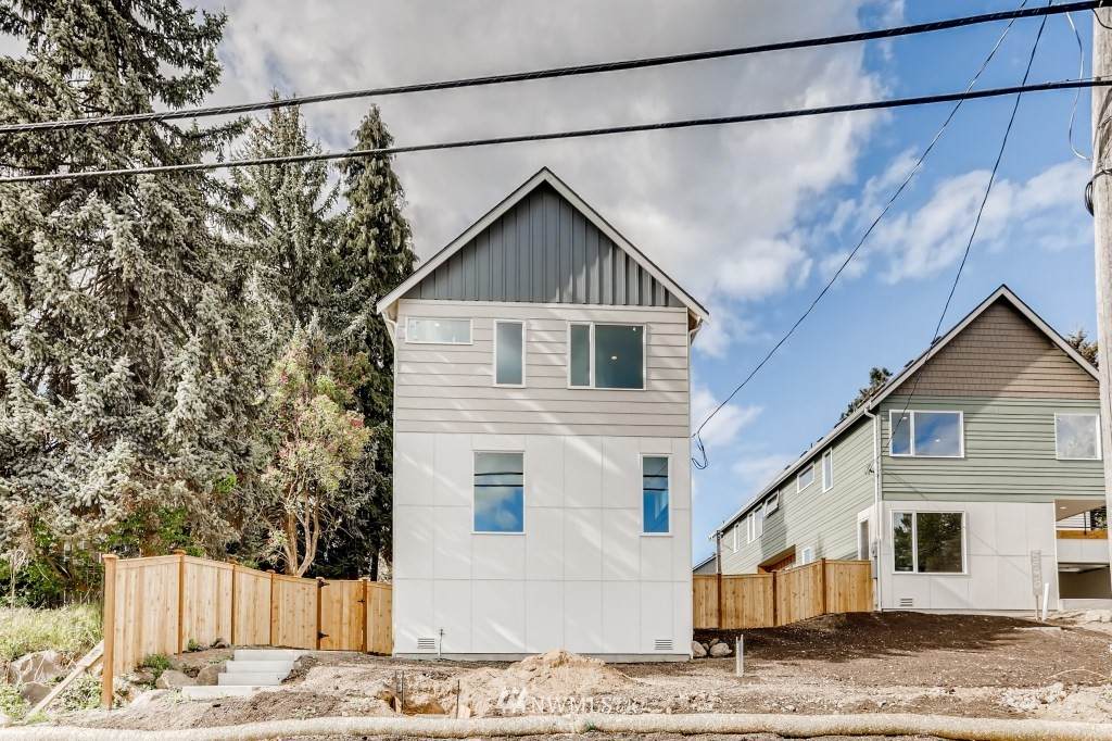 5528 Juniper Street - Photo 1