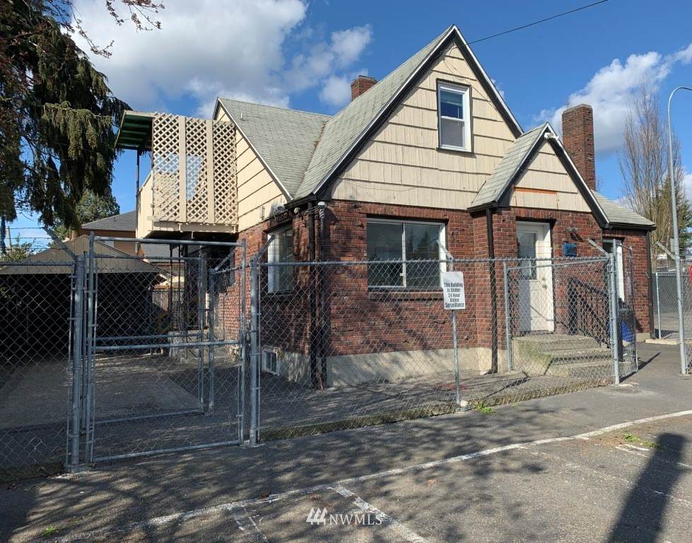 205 118th Street - Photo 1