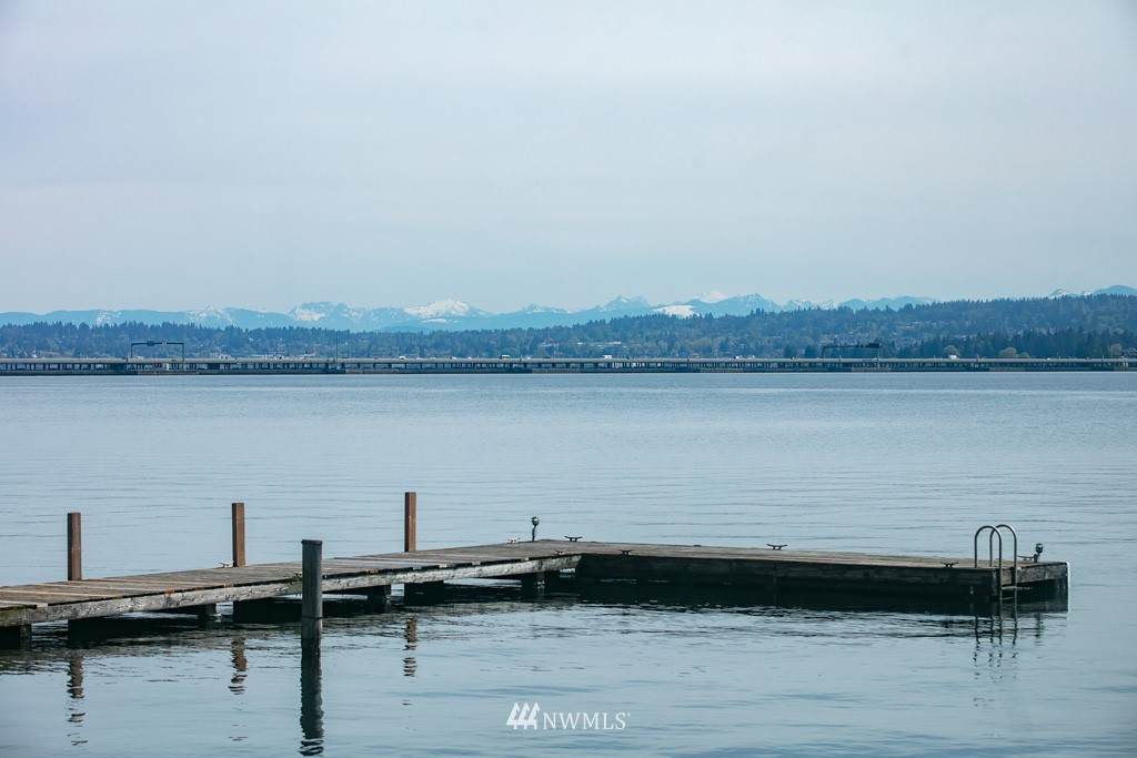 1600 43rd Avenue - Photo 1