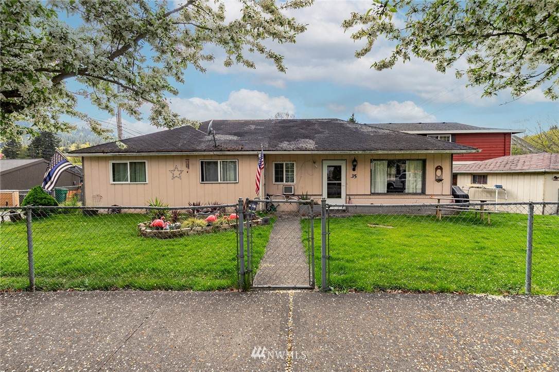 35 2nd Avenue - Photo 1