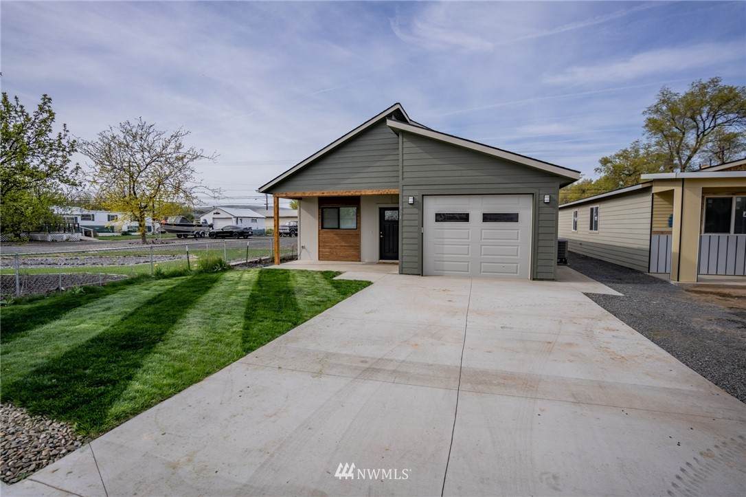 324 5th Avenue - Photo 1