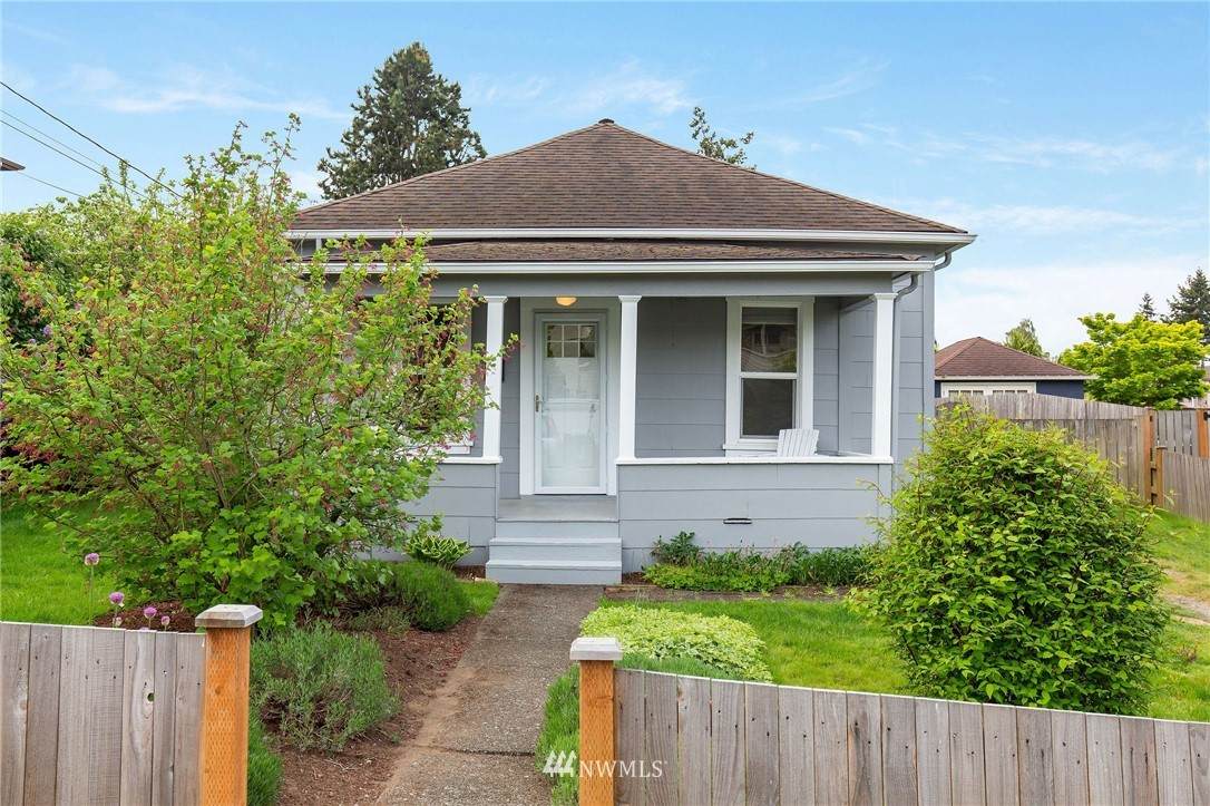 620 Dayton Street - Photo 1