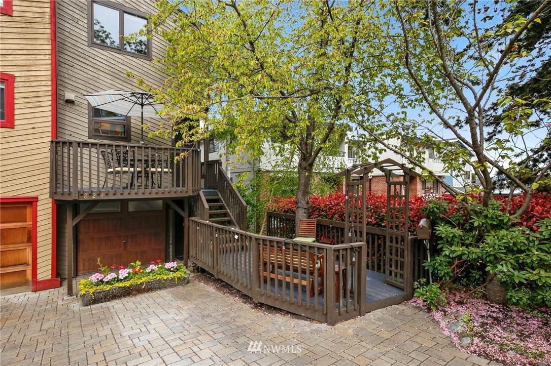 824 Emerson Street - Photo 1