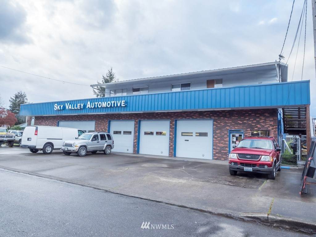 609 Main Street - Photo 1
