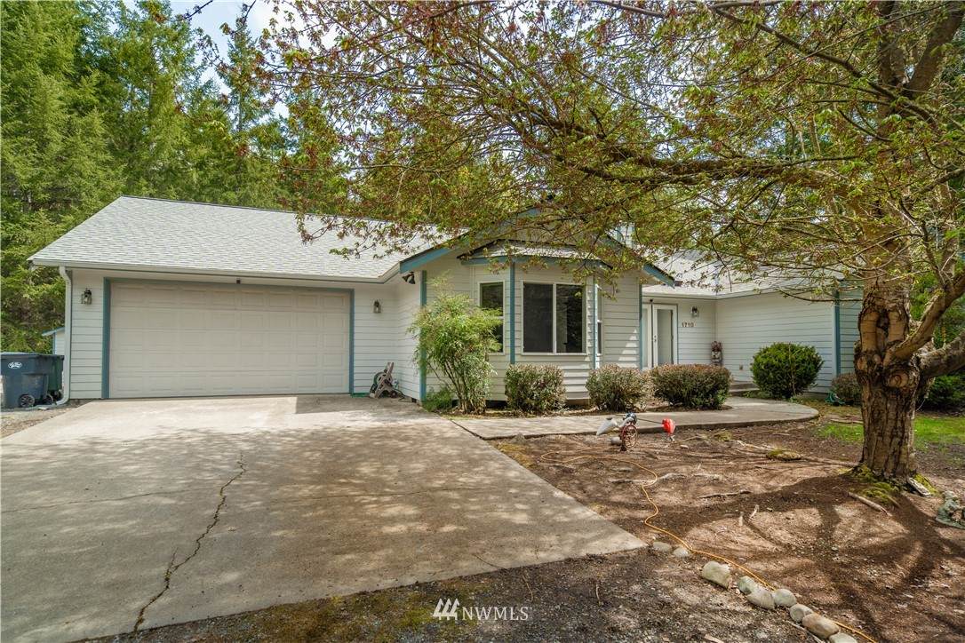 1710 390th St - Photo 1