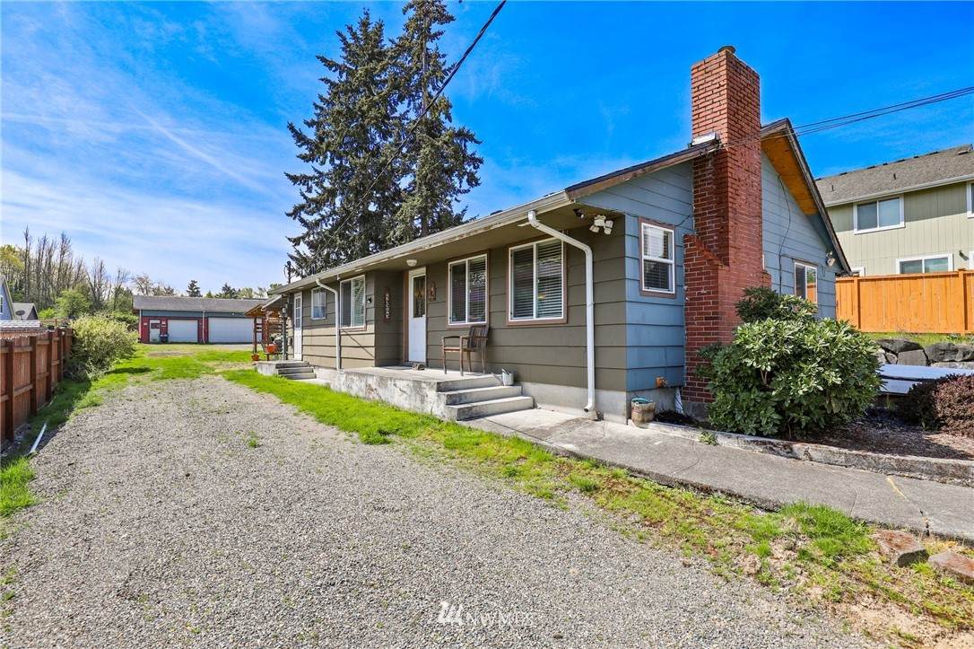 1402 40th Street - Photo 1
