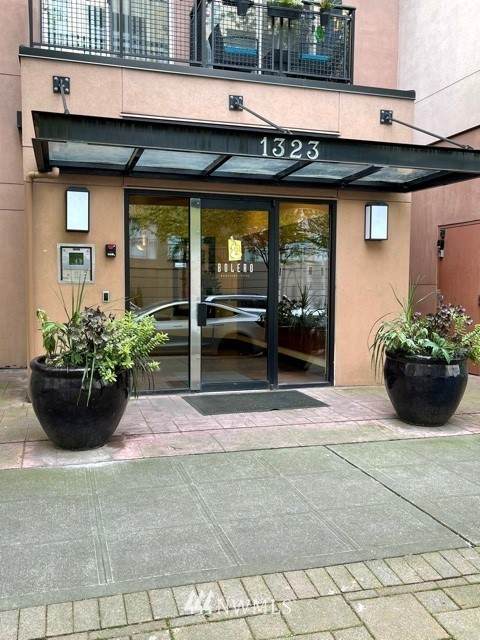 1323 Boren Ave - Photo 1