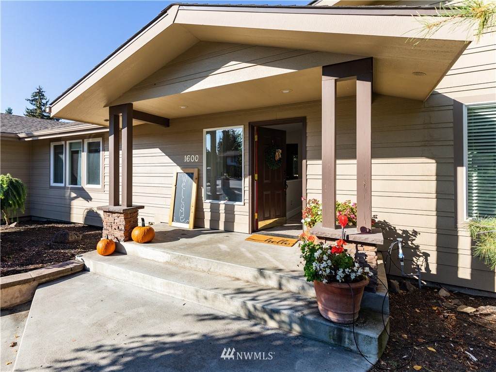 1600 Eastmont Avenue - Photo 1
