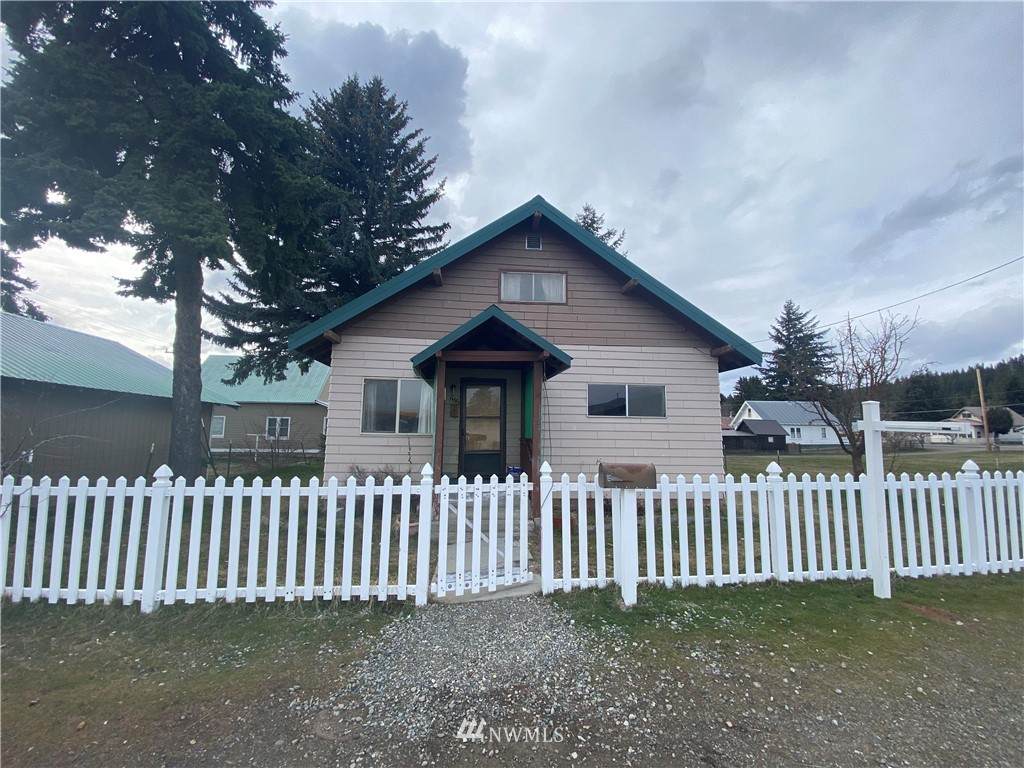 203 Columbia Avenue - Photo 1