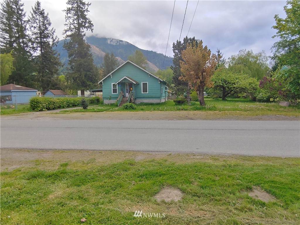 642 Maple Street - Photo 1