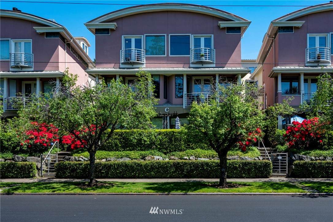 7700 Green Lake Drive - Photo 1