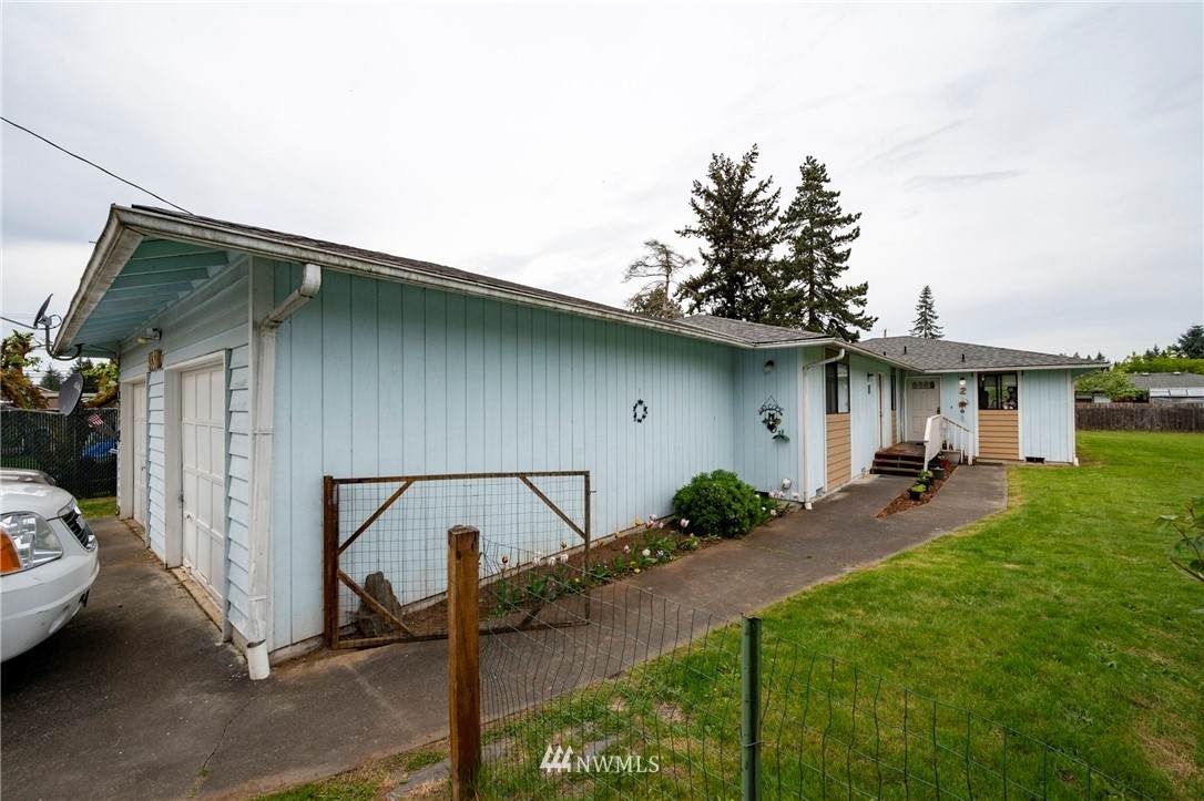 4831 88th Street - Photo 1