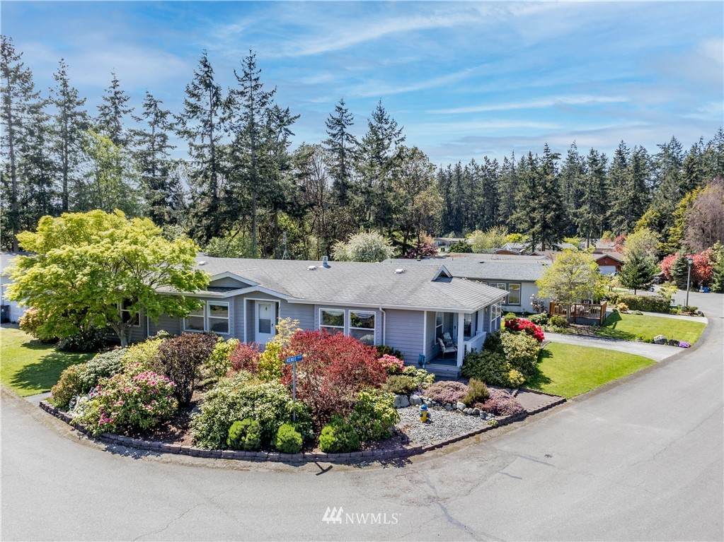 2111 Summit Way - Photo 1