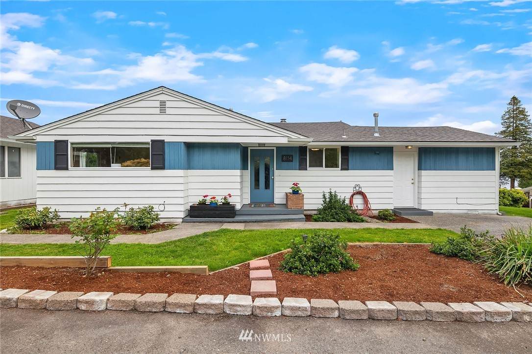 8114 112th Street - Photo 1