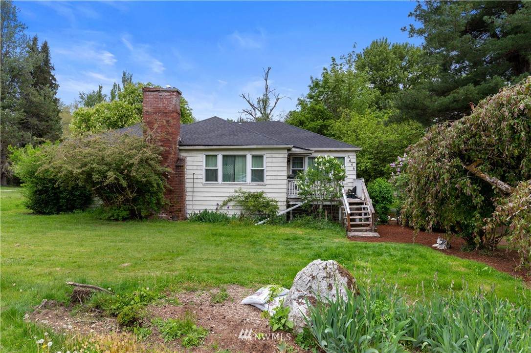 6646 202nd Street - Photo 1