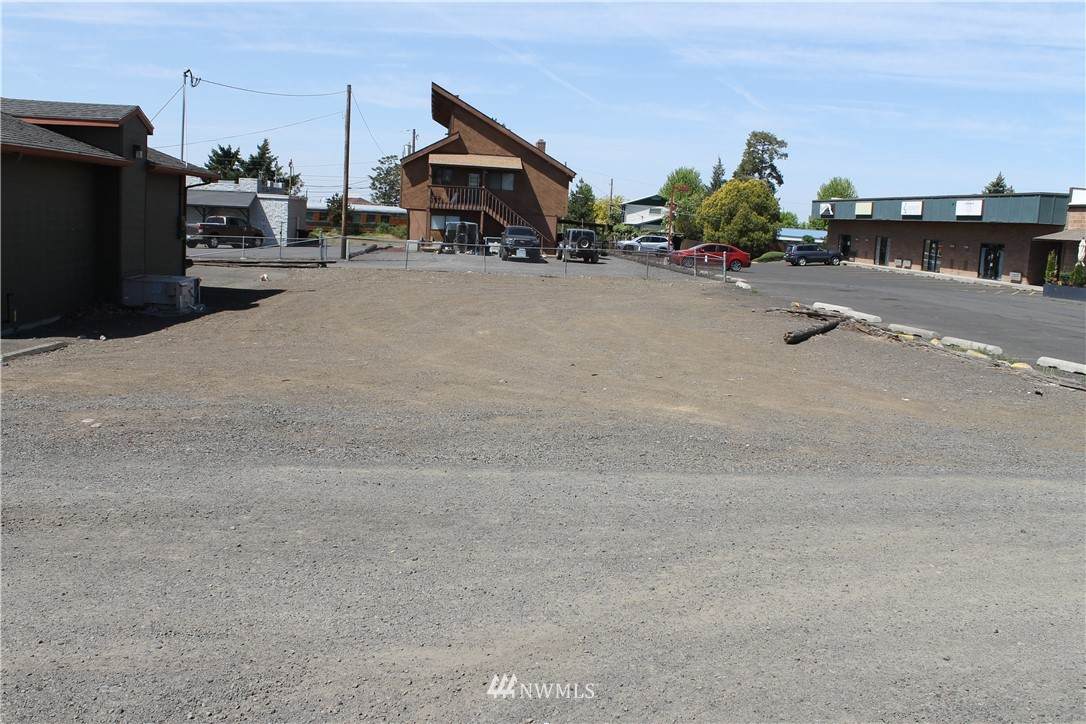 2021 Walla Walla Avenue - Photo 1