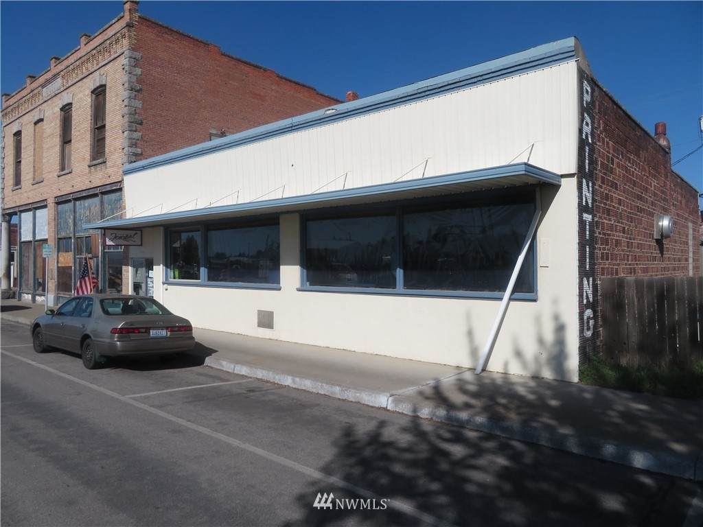 214 Railroad Avenue - Photo 1