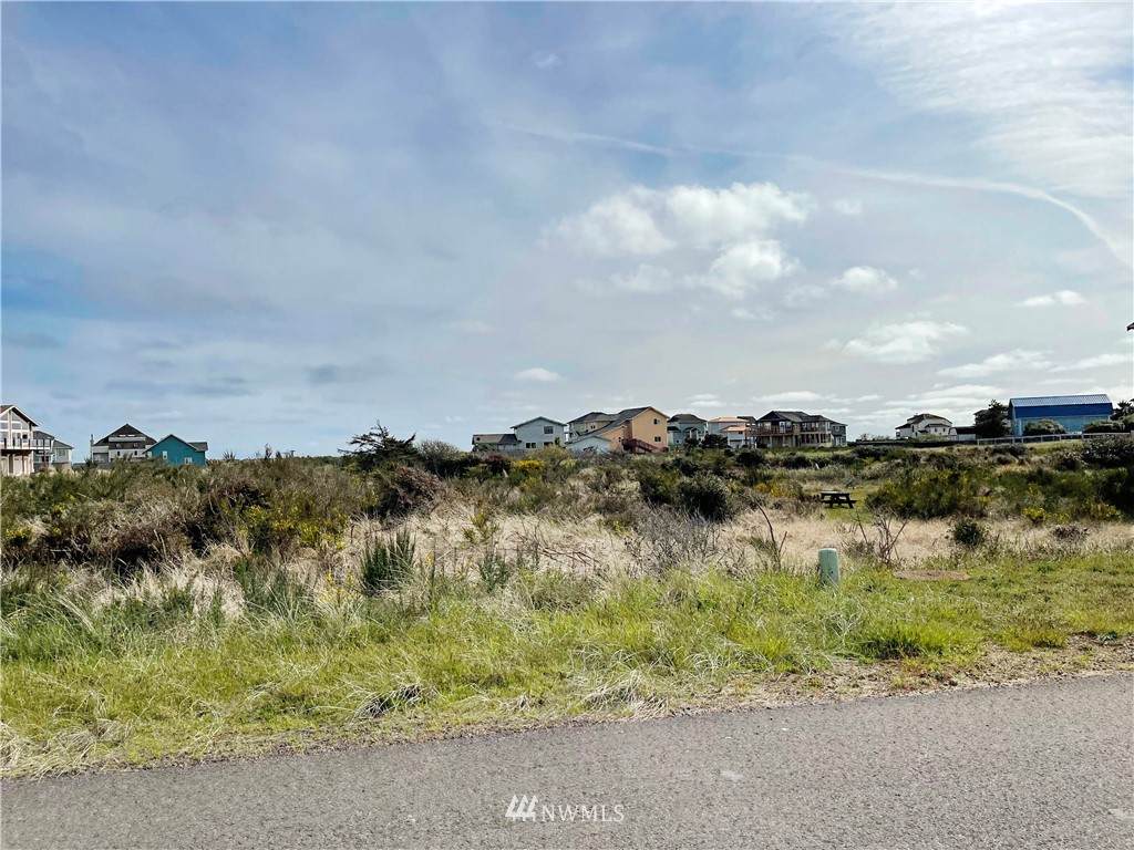 1431 Jetty Avenue - Photo 1