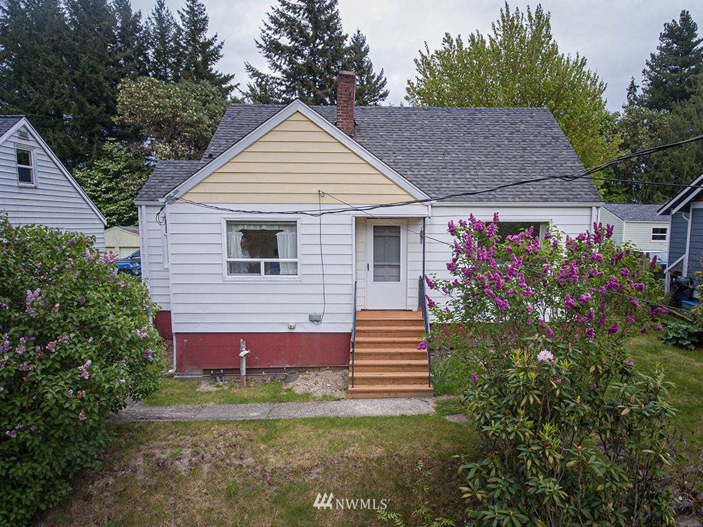228 Bremerton Boulevard - Photo 1