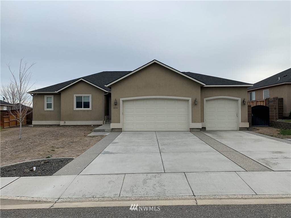 604 Hill Top View Street - Photo 1