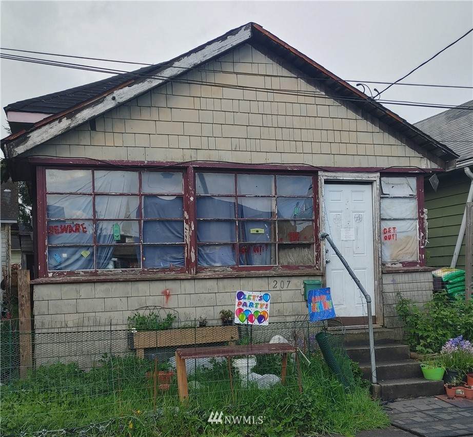 207 Washington - Photo 1