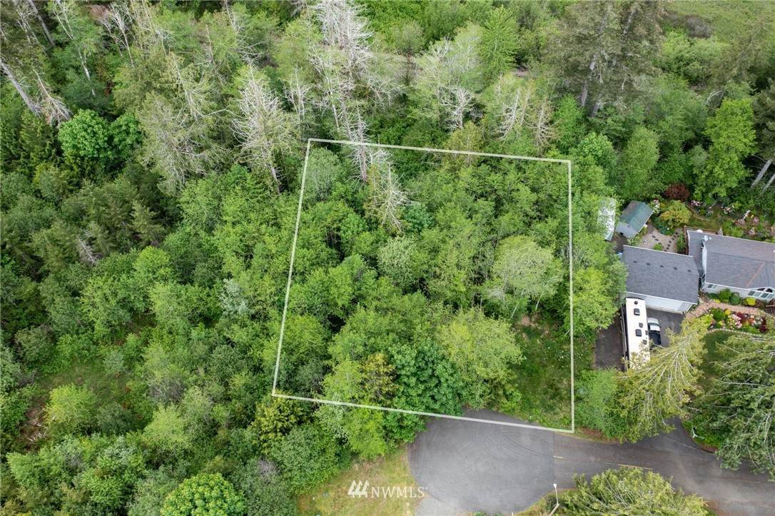 360 Fuchsia Avenue - Photo 1