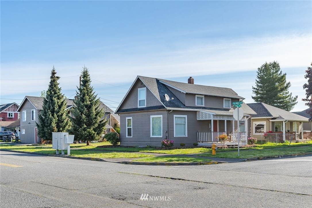 1603 5th Street - Photo 1