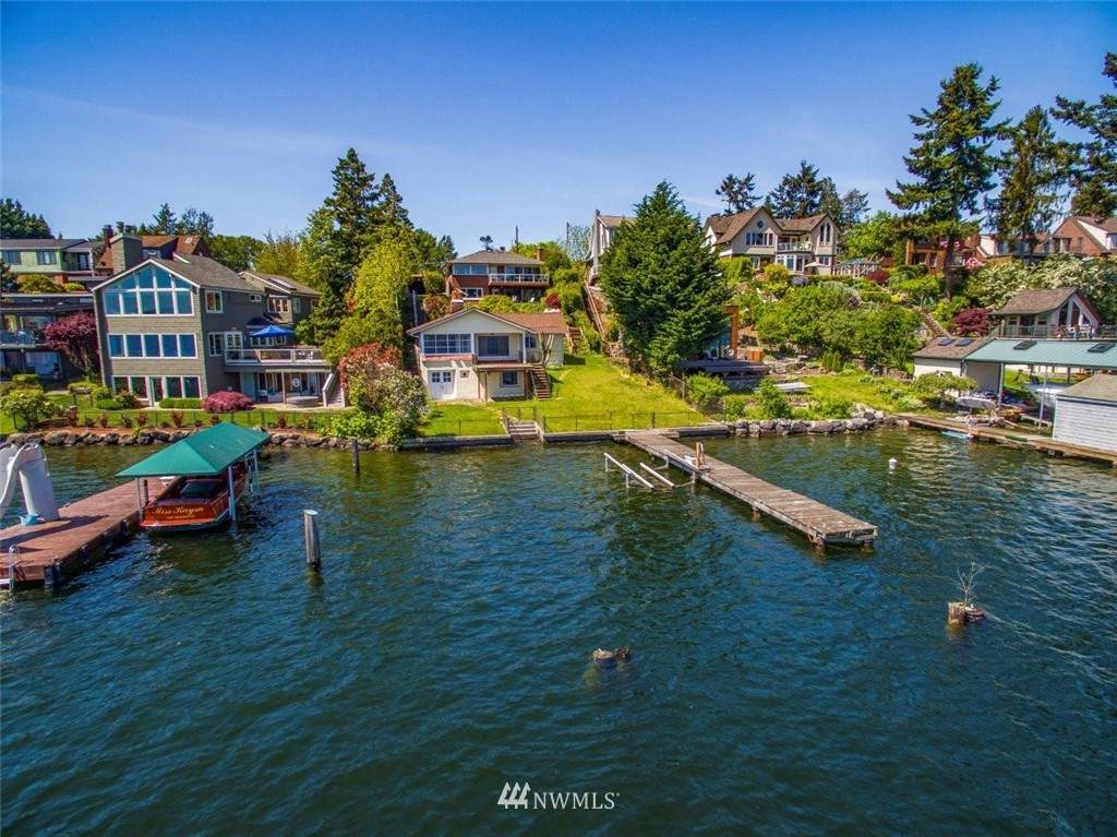 8660 Island Drive - Photo 1