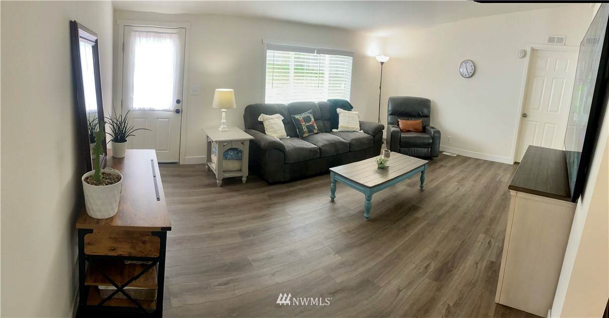 10320 218th Ave Ct E - Photo 1