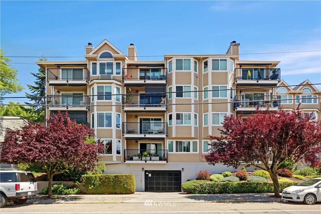 6910 California Avenue - Photo 1