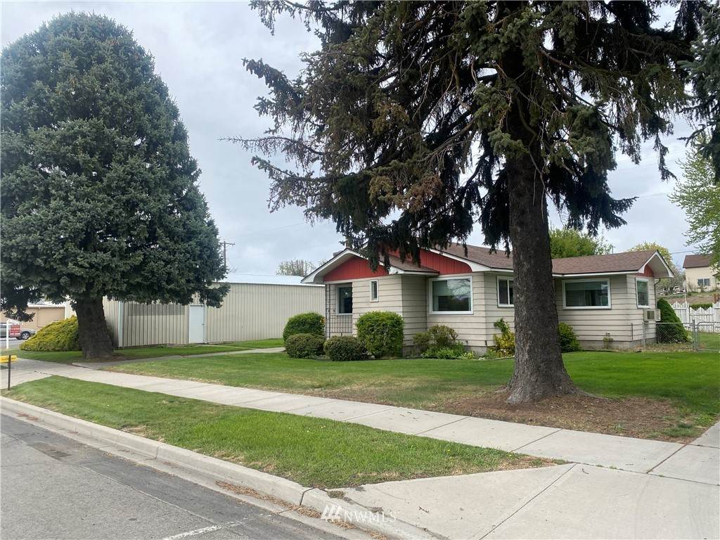 411 Main Avenue - Photo 1