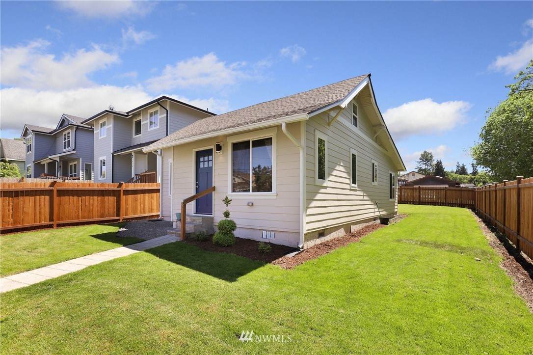 1822 Fairbanks Street - Photo 1