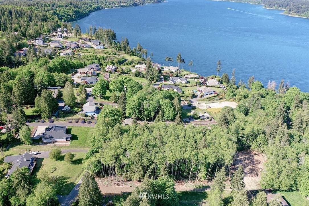 13315 9th Ave Nw - Photo 1