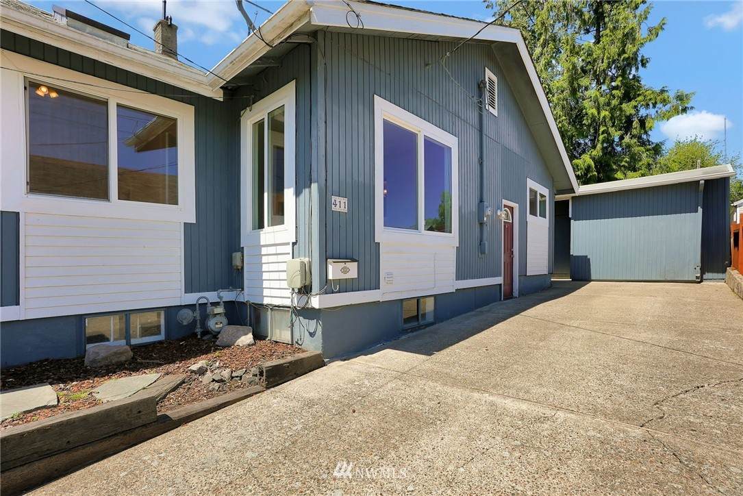411 16th Avenue - Photo 1