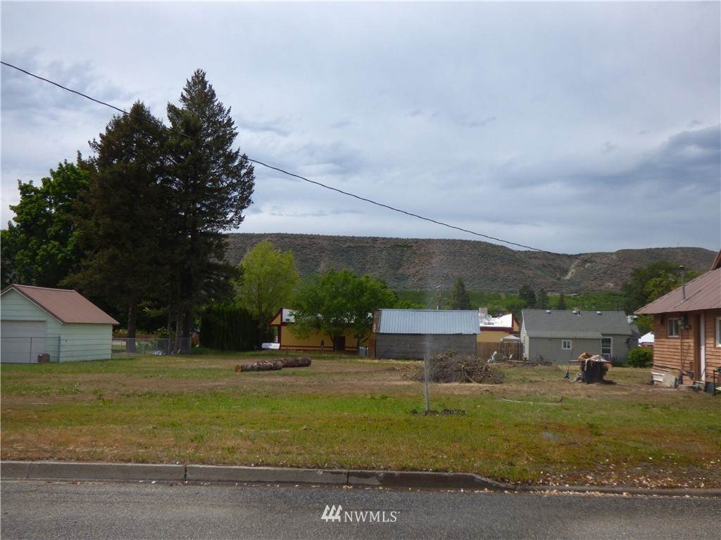 221 Whitcomb Avenue - Photo 1