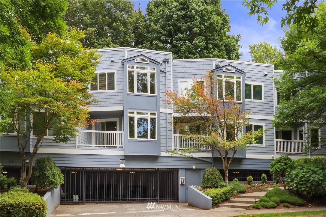 210 10th Street - Photo 1