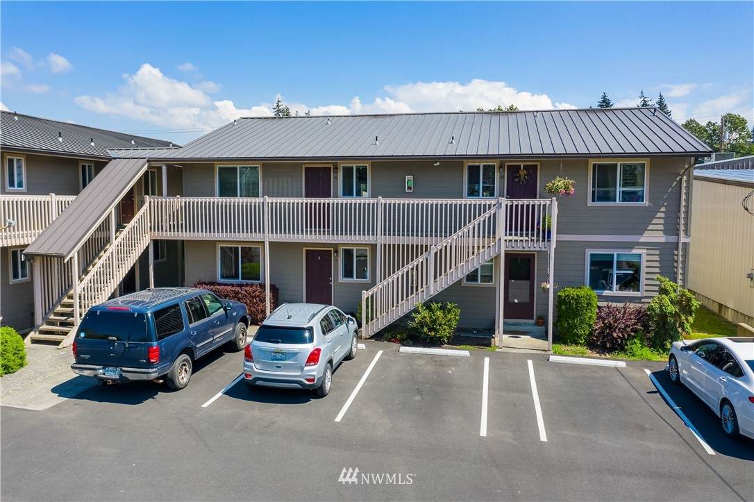 2222 Valencia Street - Photo 1
