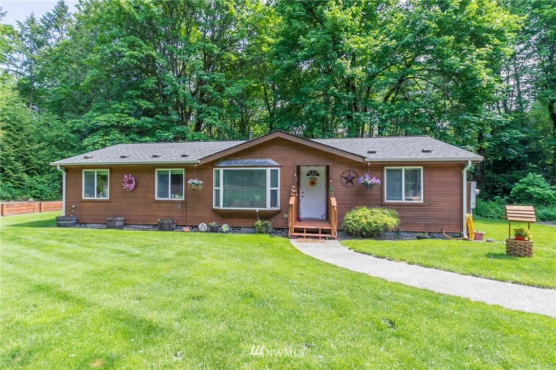 7416 Harts Lake Road - Photo 1