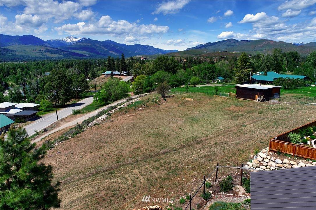 376 Castle Ave - Photo 1