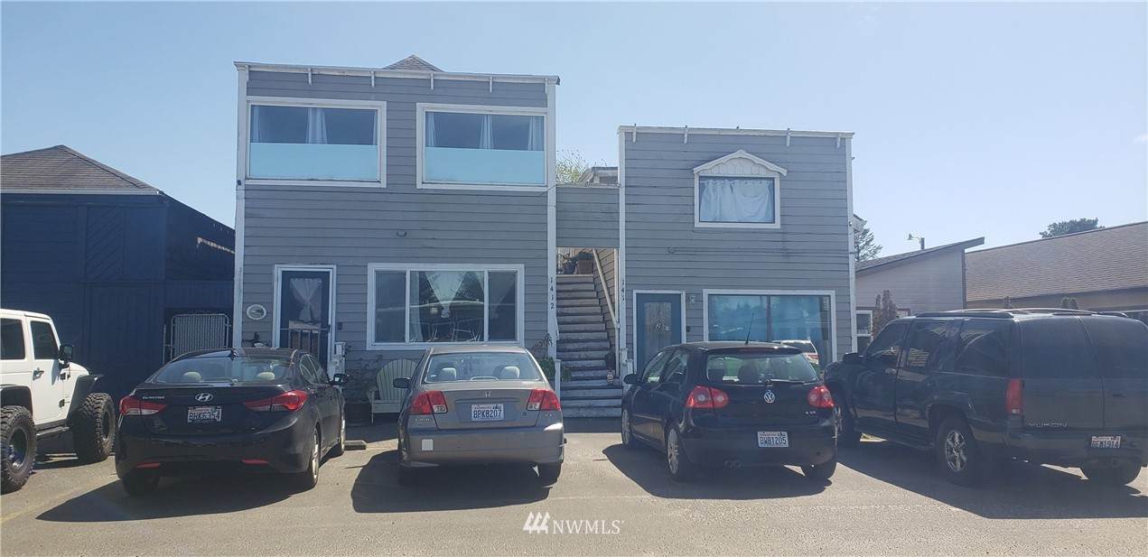 1412 Bay Avenue - Photo 1