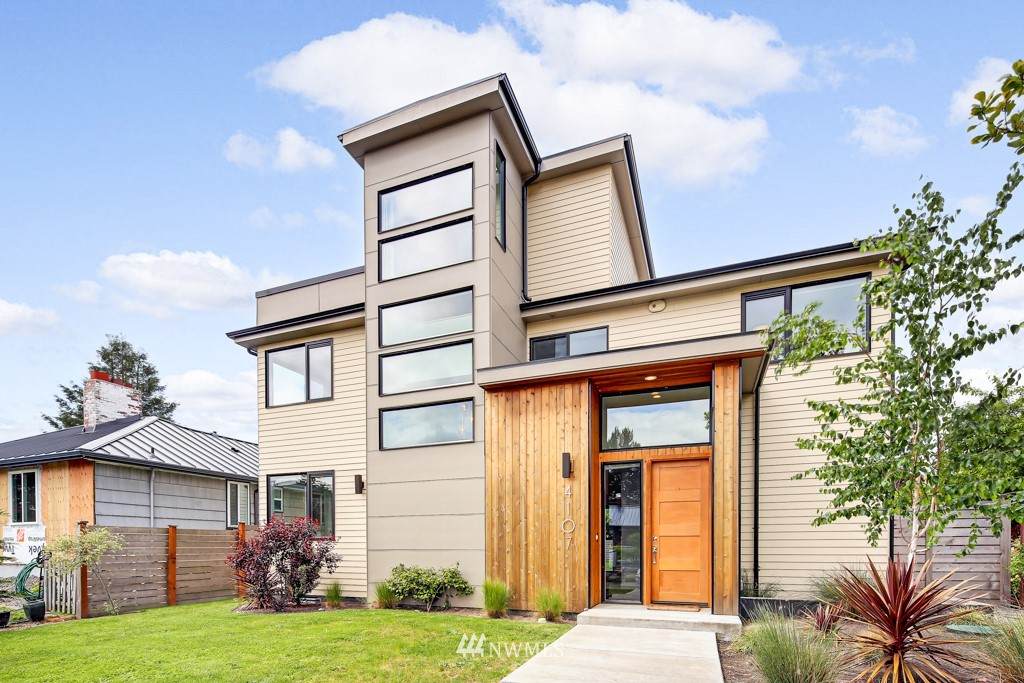 4107 52nd Avenue - Photo 1