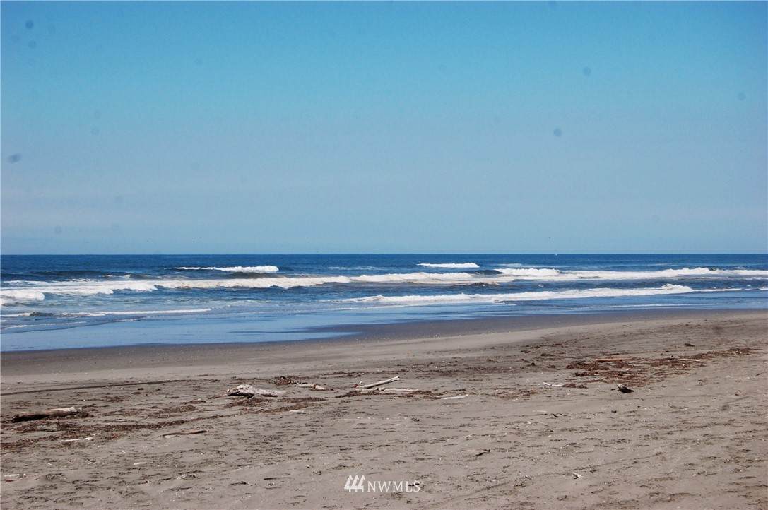 995 Sand Dune Avenue - Photo 1