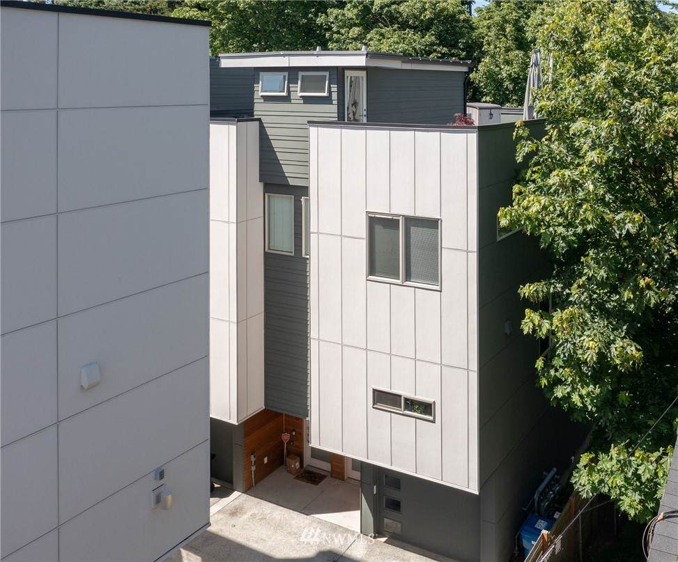 3228 Government Way - Photo 1