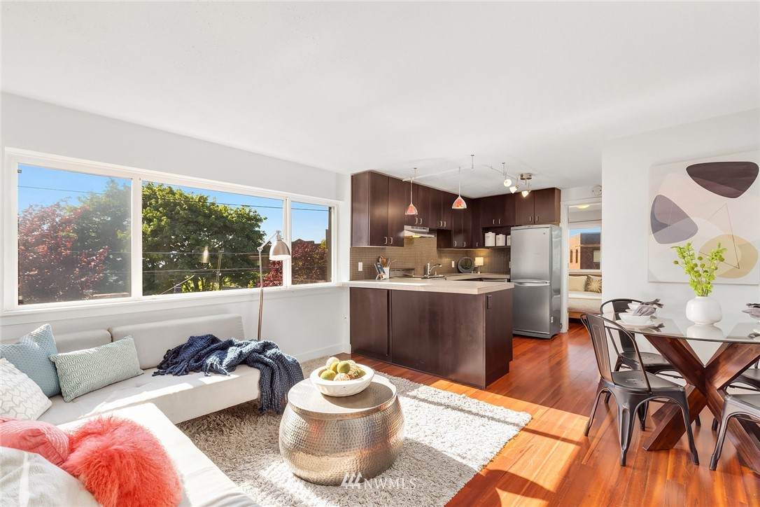 752 Bellevue Ave - Photo 1