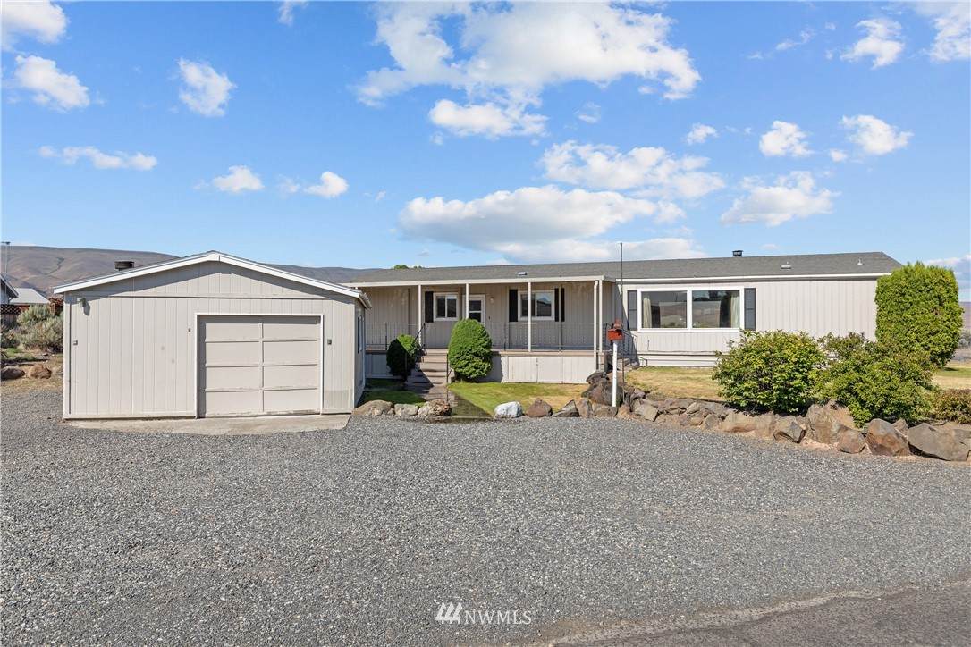 228 Sunshine Circle - Photo 1