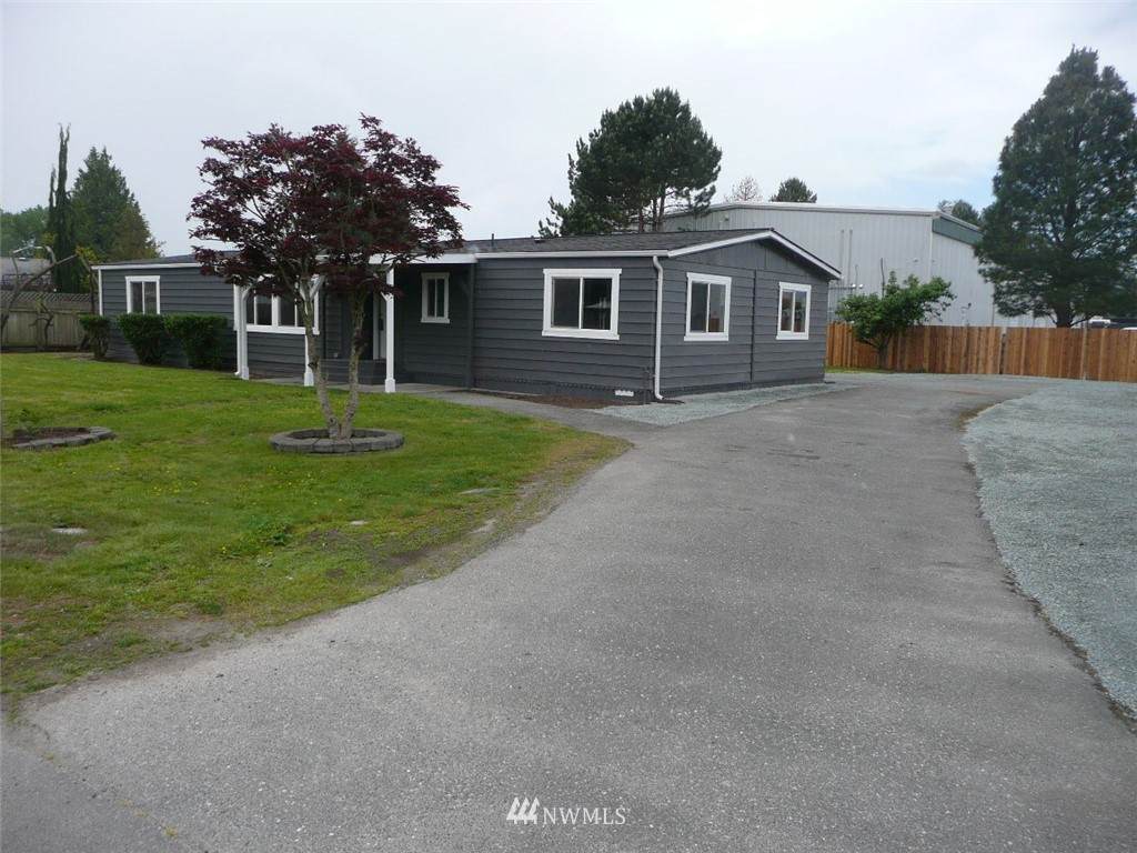 925 Maple Street - Photo 1