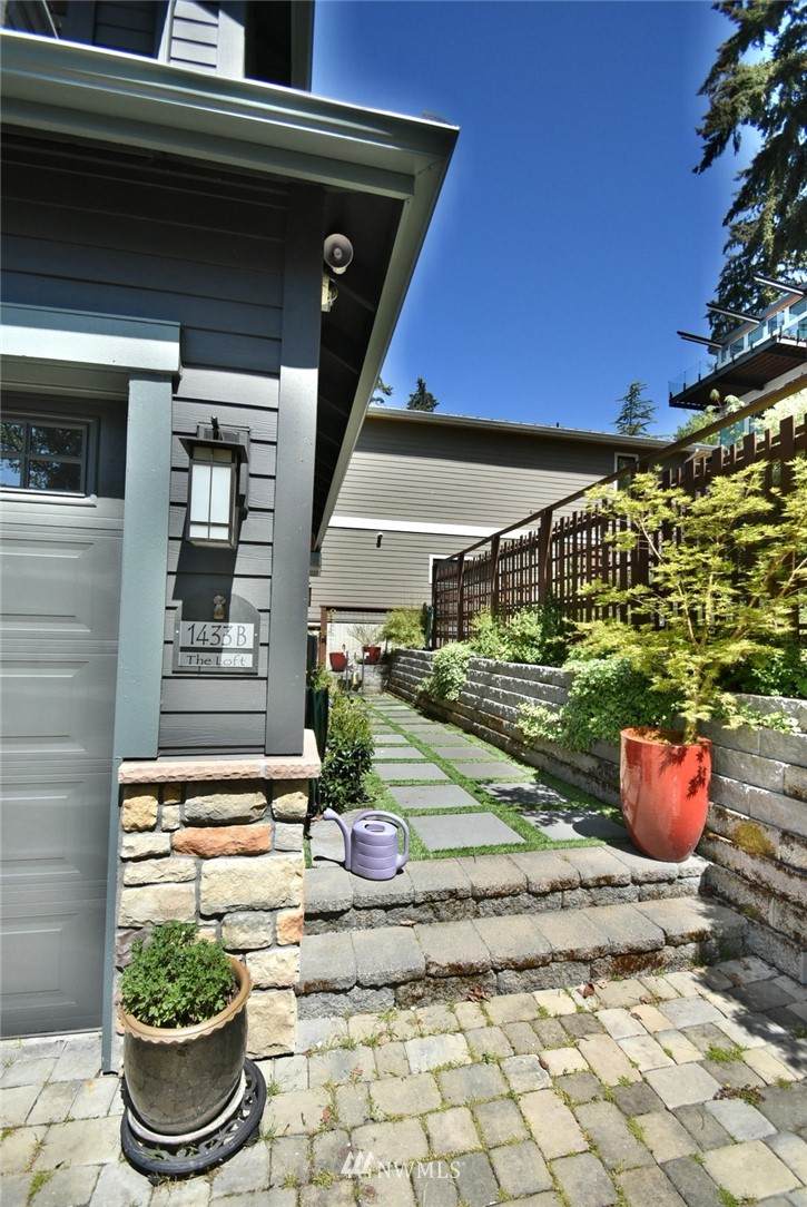 1433 10th Street - Photo 1