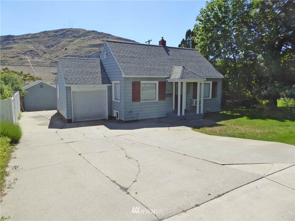 301 Columbia Avenue - Photo 1
